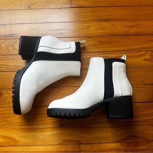 MIA White Leather Booties - Size 7.5
